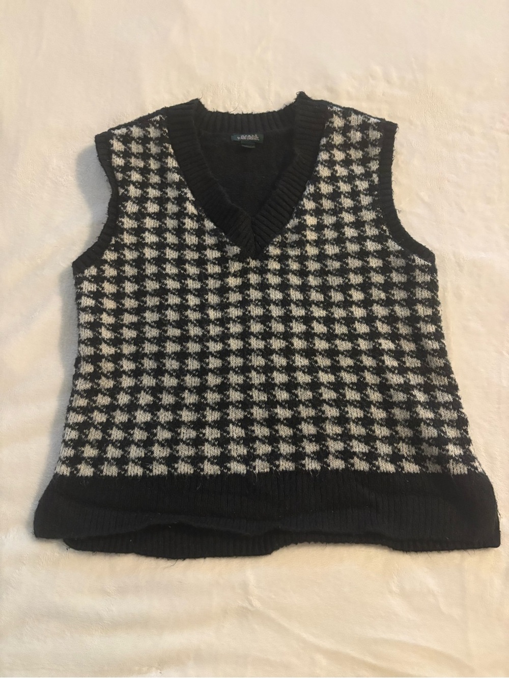 wild fable black & white houndstooth sweater vest